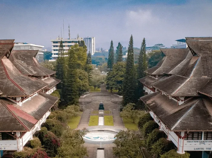 Gedung kampus ITB Ganesa.