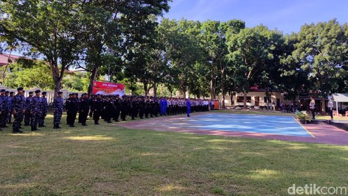 Apel Gelar Pasukan Pengamanan HDCM ke-4 Indonesia - China di Mapolres Manggarai Barat di Labuan Bajo, Kamis (18/4/2024). (Ambrosius Ardin)