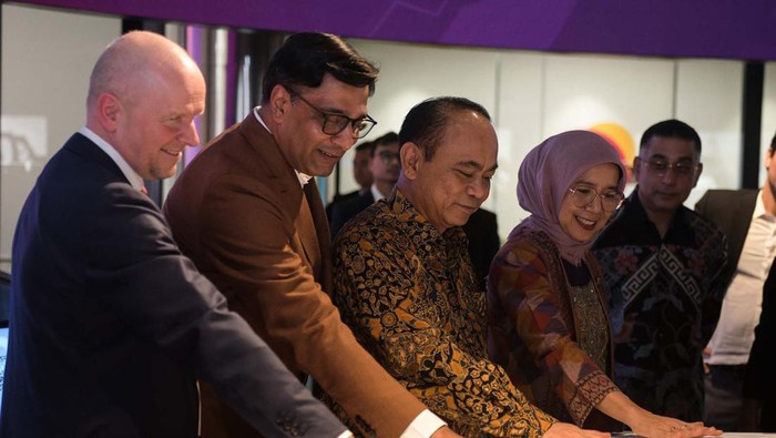Indosat dan Mastercard bersinergi menghadirkan Indosat-Mastercard Cybersecurity Center of Excellence (CoE). Acara ini turut dihadiri Menkominfo RI.