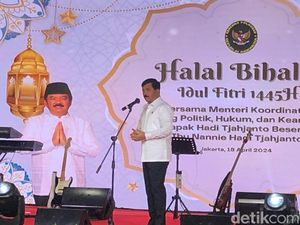 Menko Hadi Halalbihalal dengan Pegawai, Ingatkan Jaga Stabilitas Polhukam