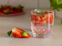 Rutin Konsumsi 5 Racikan Minuman Detoks Ini Agar Rambut Sehat