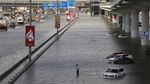 Mobil-mobil Jadi Korban Dahsyatnya Banjir Dubai