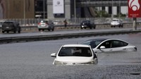 Mobil-mobil Jadi Korban Dahsyatnya Banjir Dubai