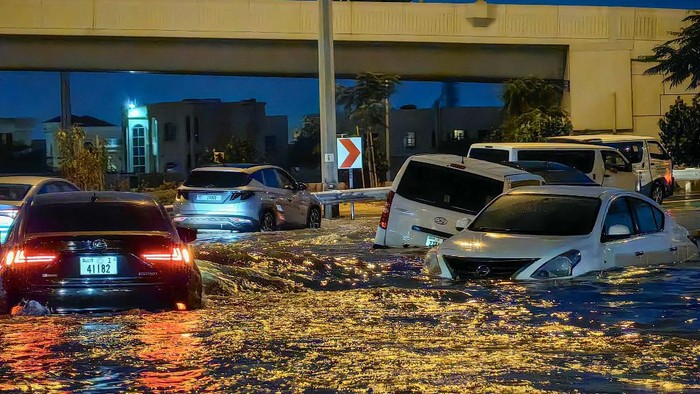 Dubai Dilanda Banjir Parah yang Langka, 1 Orang Tewas Hanyut