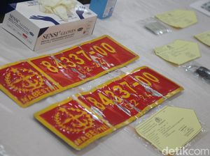 Masih Aja Warga Sipil Pakai Atribut Ala Kendaraan Dinas TNI, Biar Apa?