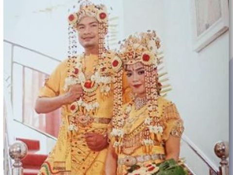 pakaian adat kalimantan selatan untuk pengantin.