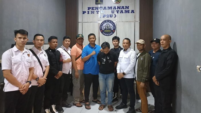Petugas Rutan Kelas IIB Bengkulu menggagalkan penyelundupan sabu oleh seorang pengunjung. Pelaku sengaja berpura-pura mengungjungi tahanan agar bisa menyelundupkan narkoba tersebut.