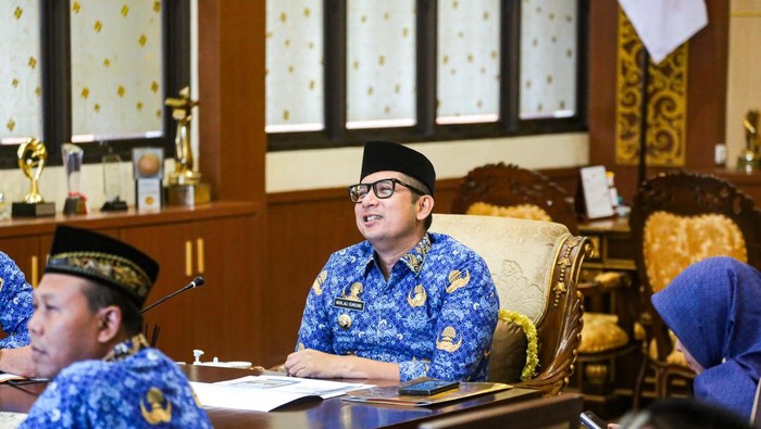 Pj Wali Kota Mojokerto saat pemaparan serapan anggaran dan capaian PAD TA 2024