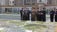 Korea Utara secara rutin mengadakan proyek konstruksi besar-besaran untuk memperluas dan membangun kembali Pyongyang.  