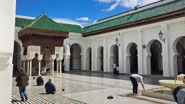 Ngabuburit di Al-Qarawiyyin, universitas tertua di dunia yang terletak di Maroko.