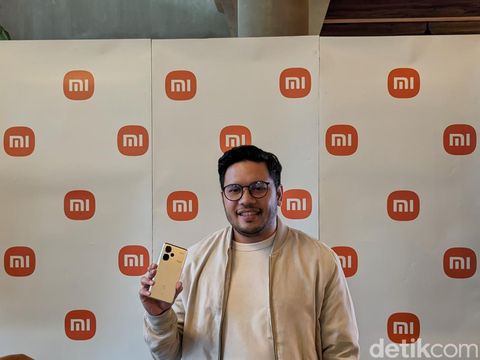Redmi Note 13 Pro+ 5G edisi Mystic Silver