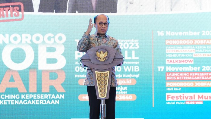 Sekjen Kemnaker Anwar Sanusi