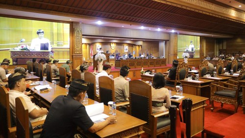 Sidang paripurna di Ruang Sidang Utama Gosana Kantor DPRD Badung, Kamis (18/4/2024). (Dok. DPRD Badung)