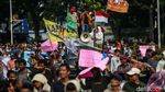 Teatrikal 2 Hakim MK Dirantai Warnai Aksi di Patung Kuda