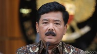 Menkopolhukam Hadi Tjahjanto menyatakan pihaknya akan membentuk satgas pornografi online yang membuat anak-anak menjadi korban.