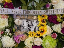 Lokasi Penikaman Massal di Sydney Dipenuhi Bunga