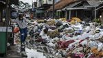 Duh! Sampah Menggunung di Pasar Cikurubuk Tasikmalaya