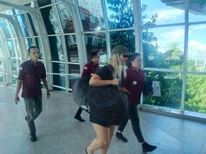 Overstay-Kehabisan Uang di Bali, Cewek Kanada Dideportasi