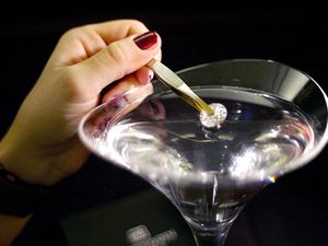 5 Makanan Mengandung Emas dan Berlian yang Harganya Puluhan Miliar