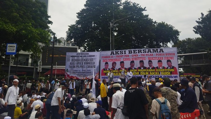 Pendukung Prabowo Tak Aksi, Ada Massa Lain Gelar Demo di Patung Kuda