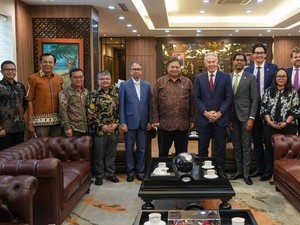 Airlangga Bertemu Tony Blair, Bahas Geopolitik hingga Transisi Energi