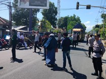 8 Peserta Demo Tuntut Kenaikan Harga Jagung di Bima Ditangkap Polisi