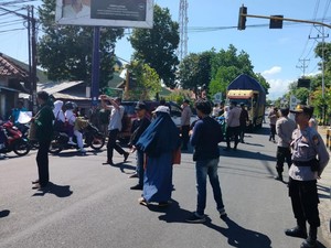8 Peserta Demo Tuntut Kenaikan Harga Jagung di Bima Ditangkap Polisi