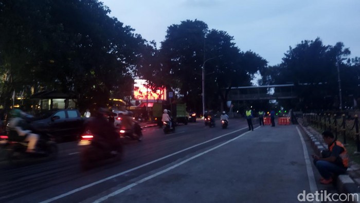2 Massa Aksi di Patung Kuda Bubar, Jl Medan Merdeka Barat Kembali Normal