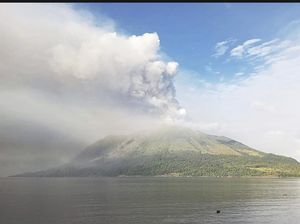 Juneyao Airlines Batal Terbang ke Bali gegara Erupsi Gunung Ruang