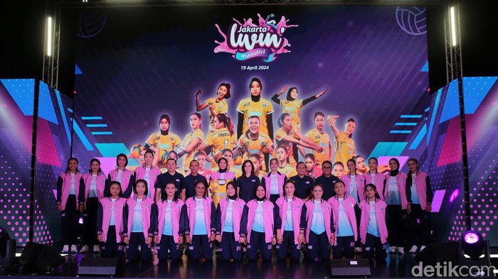 Bank Mandiri memperkenalkan Tim Proliga 2024 putri. Tim Jakarta Livin Mandiri ini diperkuat outside hitter dari China Liu Yanhan dan opposite hitter AS Karsta Lowe.