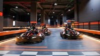 Tarifnya beragam. Pengunjung harus membayar Rp 150 ribu untuk kelas beginner. Sementara untuk advance Rp 225 ribu dan profesional Rp 350 ribu. Nominal tersebut berlaku untuk 7 menit permainan. Foto: Doc. Barcode Gokart.