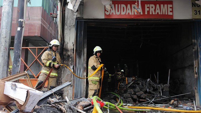 7 Jenazah Korban Kebakaran di Mampang Sudah Diserahkan ke Keluarga