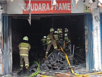 Penampakan Sisa-sisa Kebakaran di Toko Bingkai Mampang Jaksel