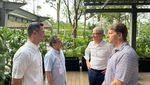 Potret Bos Apple Tim Cook Mampir ke Binus University