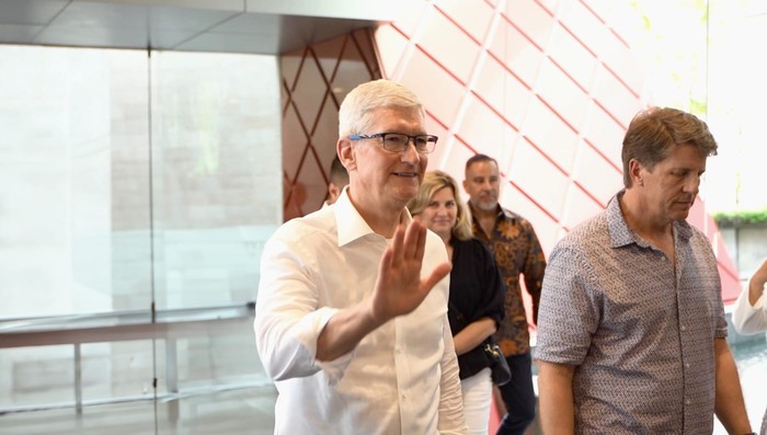 Bos Apple Tim Cook mampir di Binus University