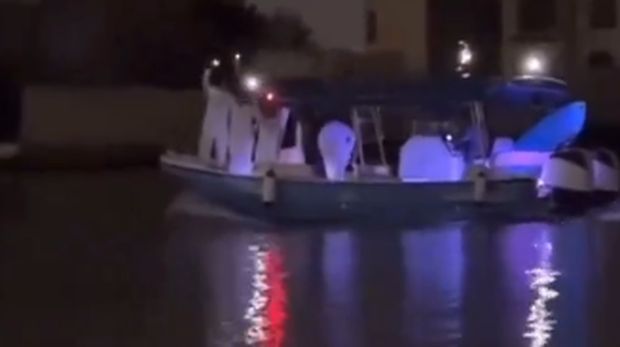 Cara unik orang tajir Dubai 'merayakan' banjir.