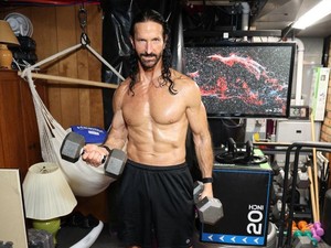 Obsesi Awet Muda Pria Kekar Umur 61, Ingin Hidup Sehat Sampai 110 Tahun