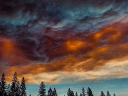 Deretan Foto Fenomena Cuaca Mengerikan, Inikah Kiamat?