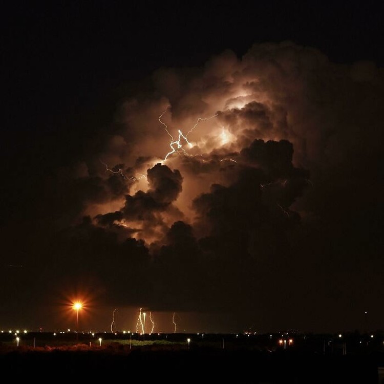 Foto Fenomena Cuaca Mengerikan