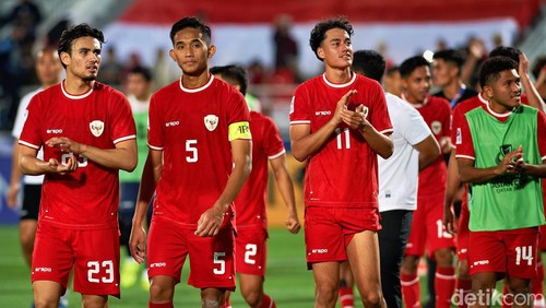 Indonesia meraih kemenangan pertamanya di Piala Asia U-23 2024. Garuda Muda membungkam Australia 1-0 lewat gol Komang Teguh di Abdullah bin Khalifa Stadium, Kamis (18/4/2024) malam.