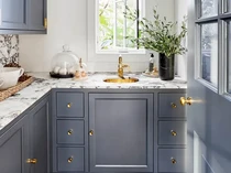 10 Inspirasi Desain Lemari Kabinet untuk Dapur Sempit
