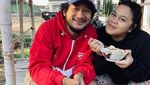 Isa Bajaj Senang Belanja ke Pasar hingga Makan Makanan Ndeso