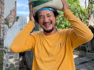Profil Isa Bajaj yang Anaknya Jadi Korban Kekerasan di Alun-alun Magetan