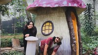 Anak dari Isa Bajaj dilaporkan mengalami kekerasan pada bagian kemaluannya. Kini anaknya didampingi psikolog dan kasusnya sudah dilaporkan ke polisi. Foto: Instagram/isa_bajaj