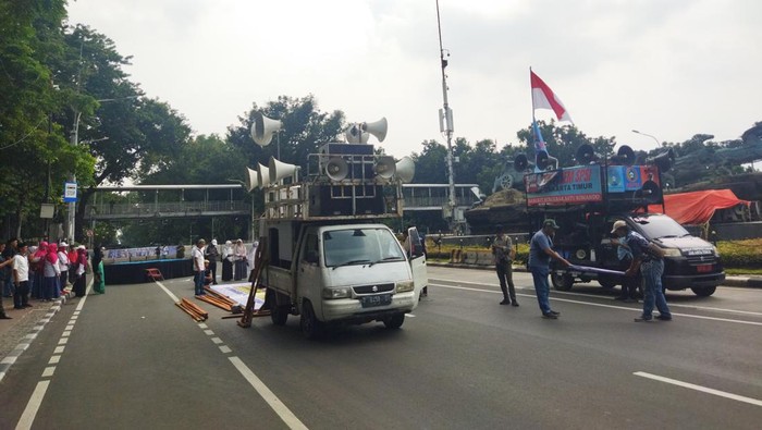 Ada Demo, Jalan Medan Merdeka Barat Jakpus Ditutup