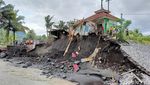 Jembatan Gondosuro Lumajang Terputus Diterjang Banjir Lahar Dingin