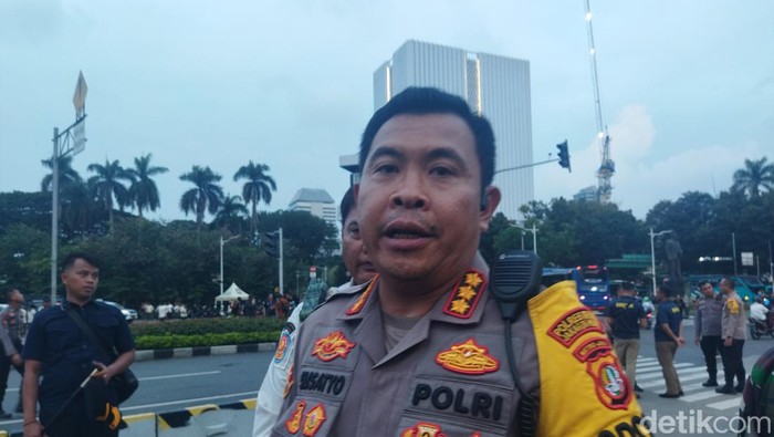 Polisi Pastikan Demo 2 Kelompok Massa di Patung Kuda Aman & Kondusif