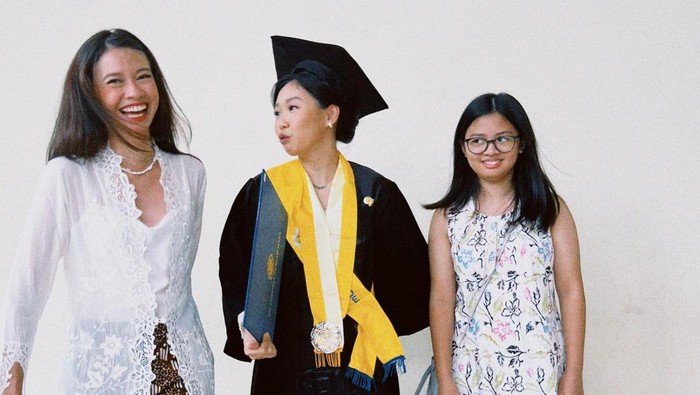 kebaya hari kartini 2024