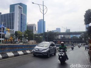 Jalan Mampang Prapatan Arah Warung Buncit Dibuka, Lalin Kembali Normal