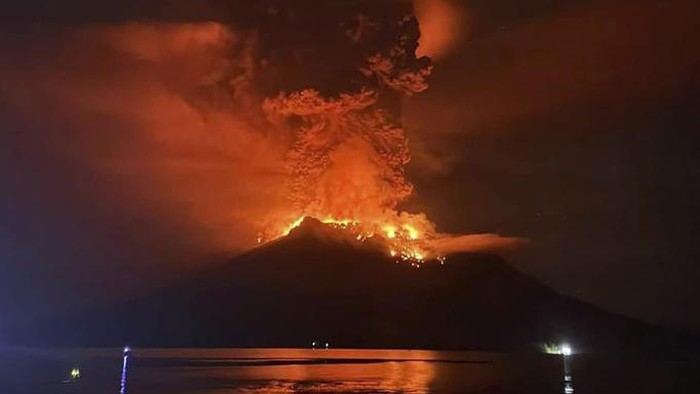 Lihat Lagi Foto-foto Dahsyatnya Erupsi Gunung Ruang